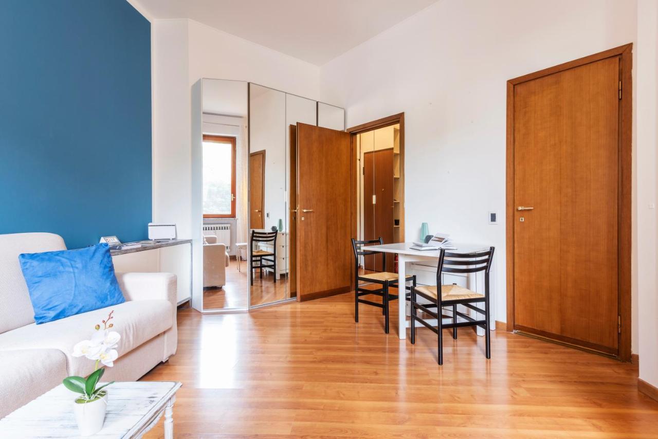 Casa Blu Flexyrent Apartment Wifi - No Ac Милано Екстериор снимка